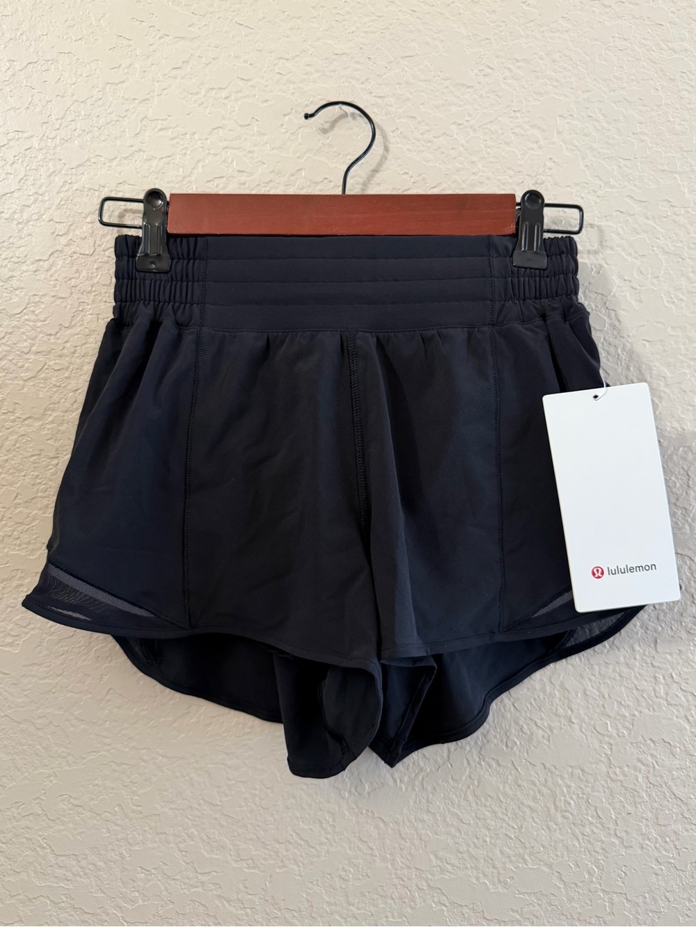 NWT Lululemon Hotty Hot Shorts - Picture 3 of 5